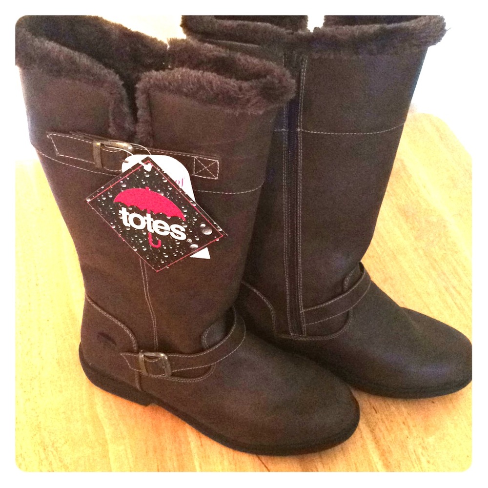 Totes boots brown size 10 BNWT